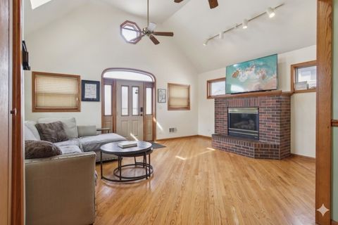 Tiny photo for 3940 N Paris Avenue, Chicago, IL 60634 (MLS # 12593587)