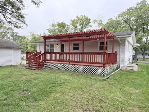 Tiny photo for 18905 Park Avenue, Lansing, IL 60438 (MLS # 12501130)