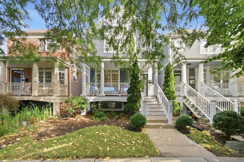 Photo of 1606 W EDGEWATER Avenue, Chicago, IL 60660 (MLS # 12751028)