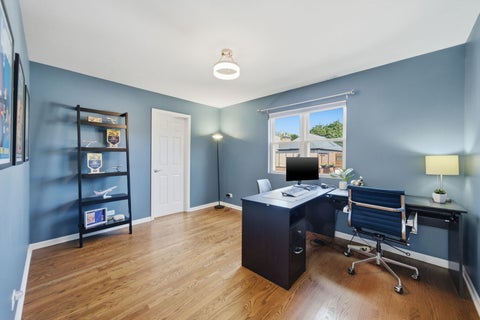 Tiny photo for 1606 W EDGEWATER Avenue, Chicago, IL 60660 (MLS # 12751028)