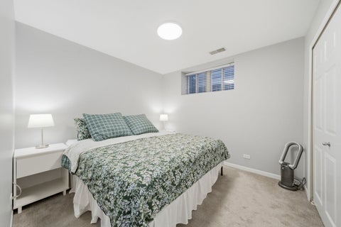 Tiny photo for 1606 W EDGEWATER Avenue, Chicago, IL 60660 (MLS # 12751028)