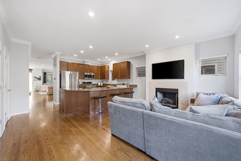 Tiny photo for 1606 W EDGEWATER Avenue, Chicago, IL 60660 (MLS # 12751028)