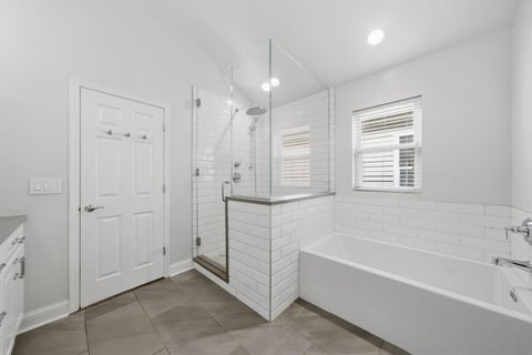 Tiny photo for 1606 W EDGEWATER Avenue, Chicago, IL 60660 (MLS # 12751028)