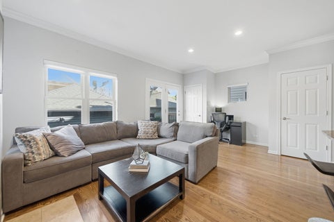 Tiny photo for 1606 W EDGEWATER Avenue, Chicago, IL 60660 (MLS # 12751028)