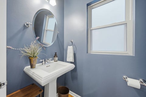 Tiny photo for 1606 W EDGEWATER Avenue, Chicago, IL 60660 (MLS # 12751028)