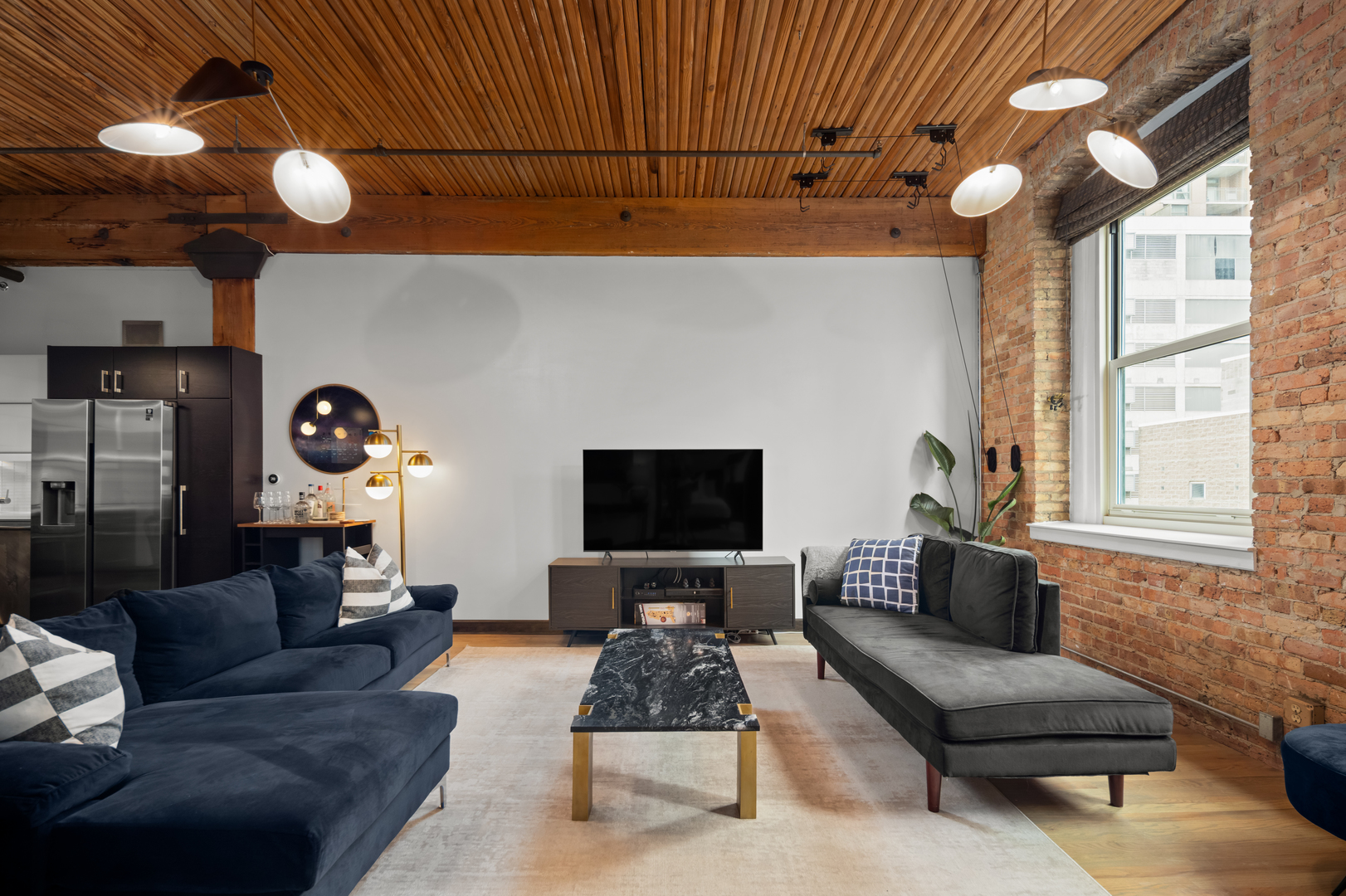 900 S Wabash Avenue 404