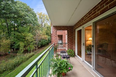 Tiny photo for 5340 N Lowell Avenue #208, Chicago, IL 60630 (MLS # 12497058)