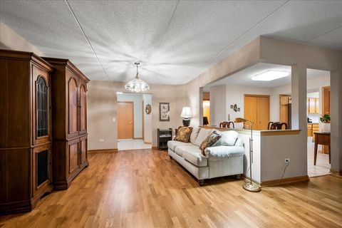 Tiny photo for 5340 N Lowell Avenue #208, Chicago, IL 60630 (MLS # 12497058)