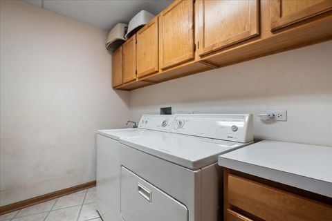 Tiny photo for 5340 N Lowell Avenue #208, Chicago, IL 60630 (MLS # 12497058)