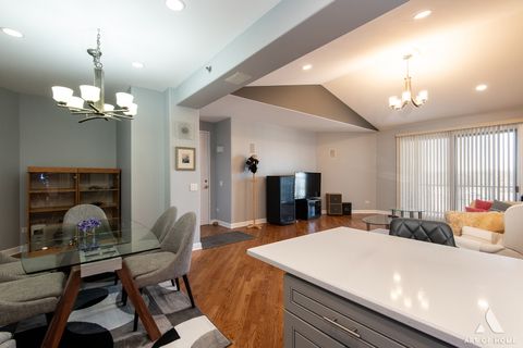 Tiny photo for 1705 Pavilion Way #503, Park Ridge, IL 60068 (MLS # 12600937)