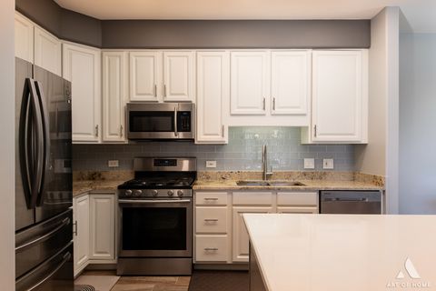 Tiny photo for 1705 Pavilion Way #503, Park Ridge, IL 60068 (MLS # 12600937)