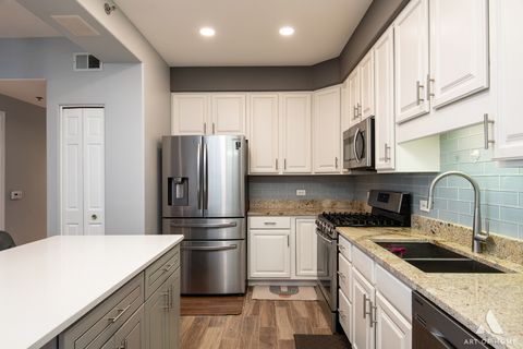 Tiny photo for 1705 Pavilion Way #503, Park Ridge, IL 60068 (MLS # 12600937)
