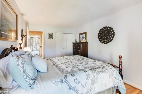 Tiny photo for 1 Maple Tree Court, Elmhurst, IL 60126 (MLS # 12600900)