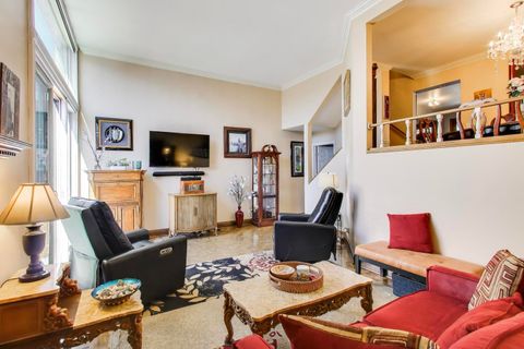 Tiny photo for 1 Maple Tree Court, Elmhurst, IL 60126 (MLS # 12600900)