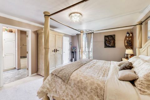 Tiny photo for 1 Maple Tree Court, Elmhurst, IL 60126 (MLS # 12600900)