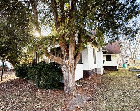 Tiny photo for 1007 Low Street, Bloomington, IL 61701 (MLS # 12541100)
