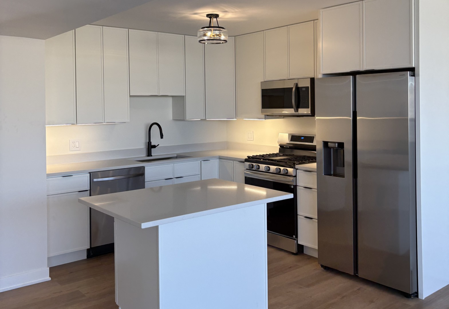 3950 N Lake Shore Drive 2325