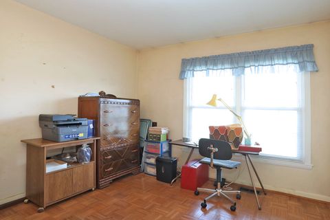 Tiny photo for 65 Lonsdale Road, Elk Grove Village, IL 60007 (MLS # 12618231)