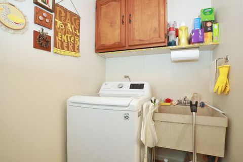 Tiny photo for 65 Lonsdale Road, Elk Grove Village, IL 60007 (MLS # 12618231)