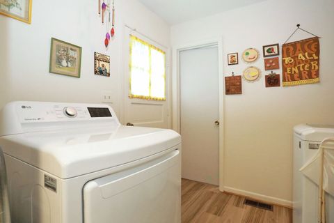 Tiny photo for 65 Lonsdale Road, Elk Grove Village, IL 60007 (MLS # 12618231)