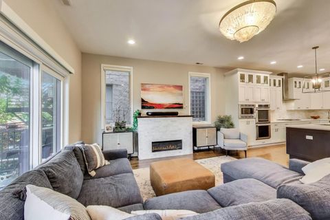 Tiny photo for 926 N Honore Street #2, Chicago, IL 60622 (MLS # 12619339)