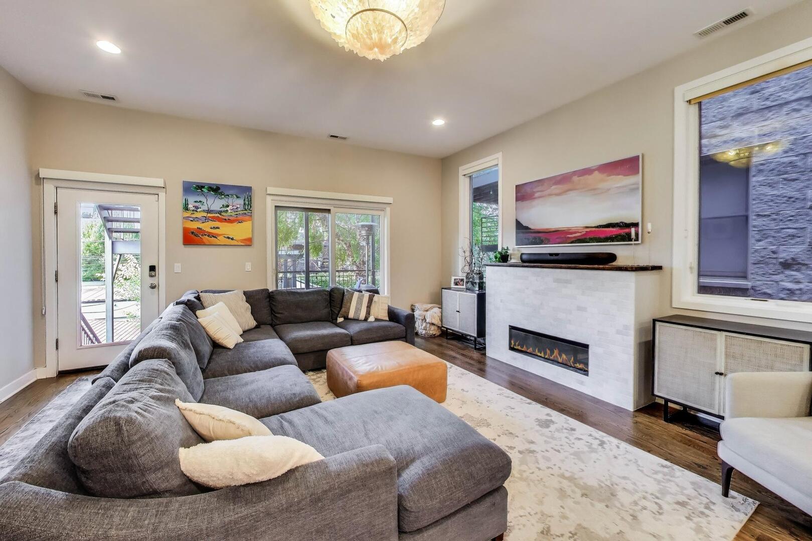 926 N Honore Street 2