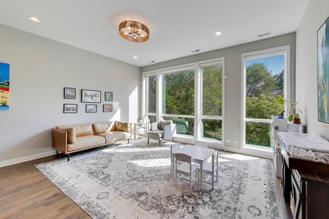 Tiny photo for 926 N Honore Street #2, Chicago, IL 60622 (MLS # 12619339)