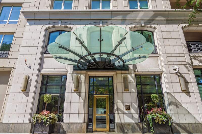 840 N LAKE SHORE Drive 202