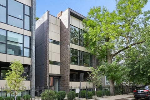 Photo of 2903 W Lyndale Street #3, Chicago, IL 60647 (MLS # 12757076)