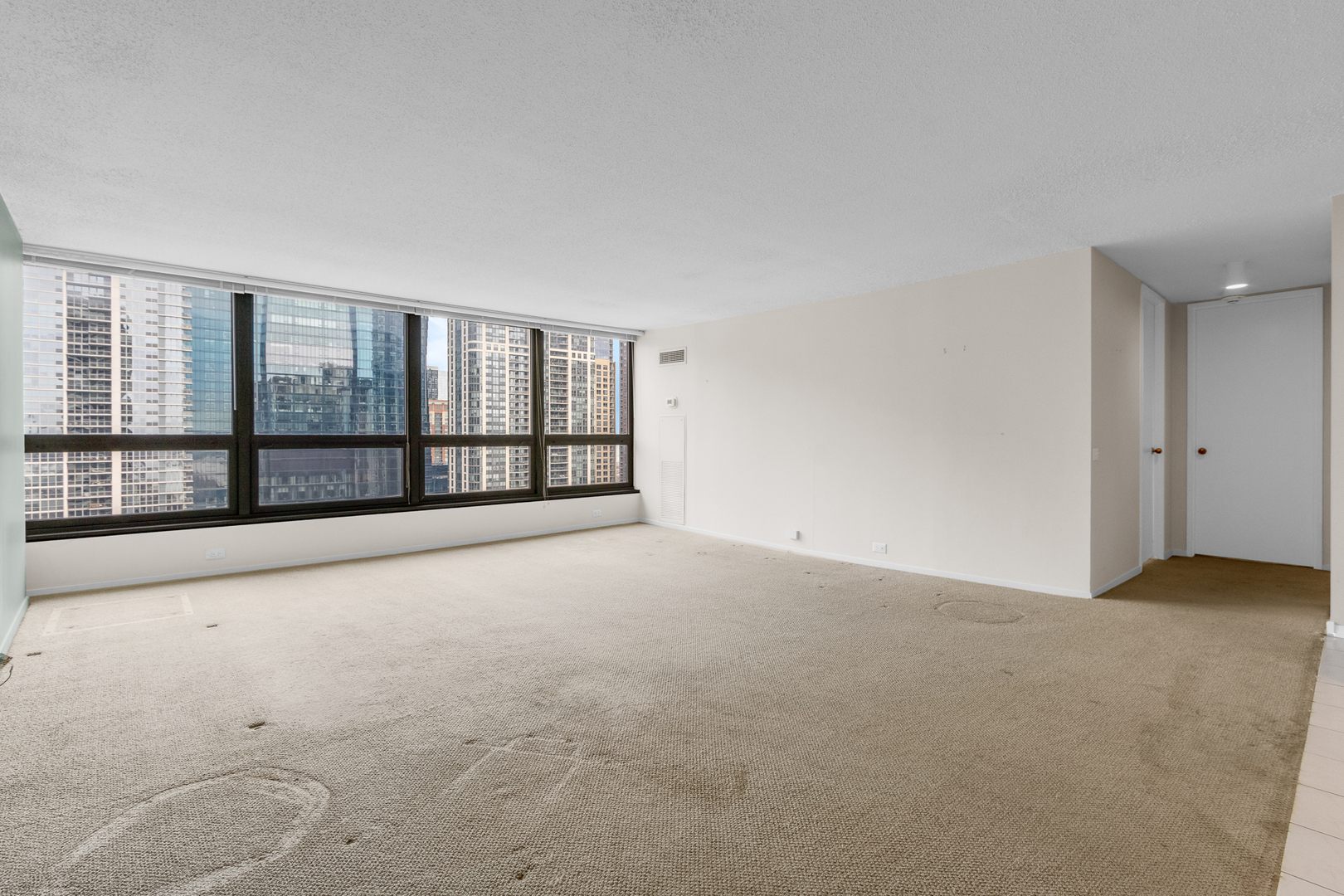 360 E Randolph Street 2307