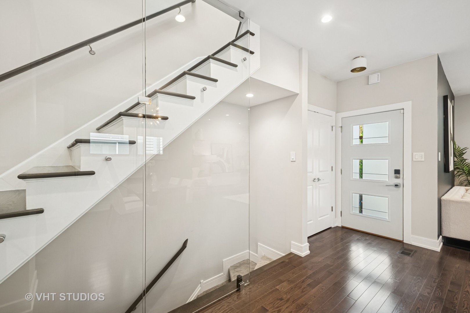 3125 S Giles Avenue