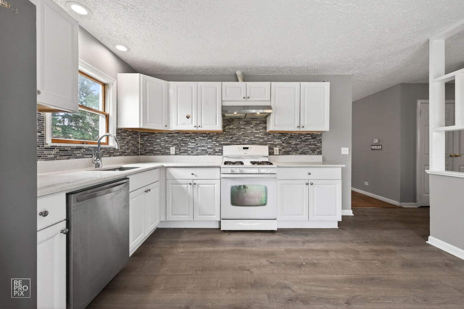 1013 SUNNYDALE Boulevard