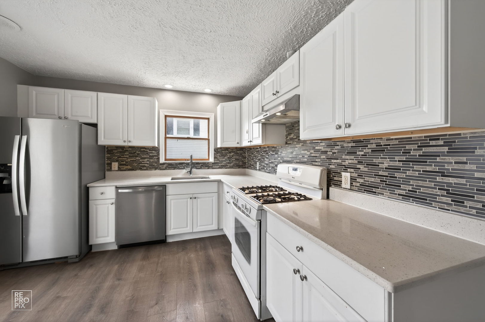 1013 SUNNYDALE Boulevard