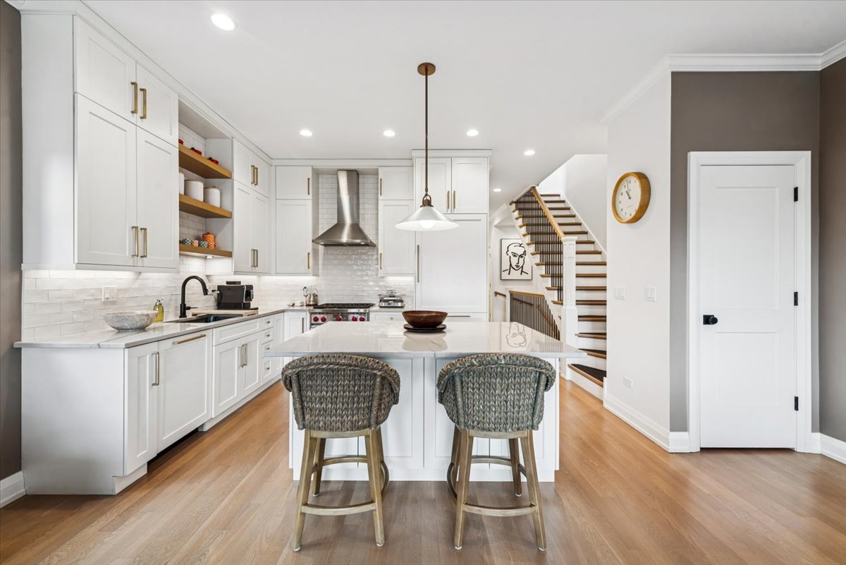 1038 W Altgeld Street 3