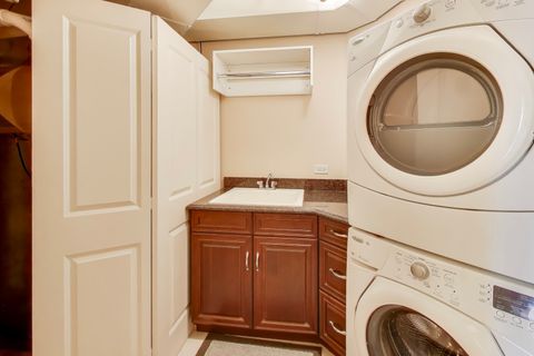 Tiny photo for 10 E Burlington Street #2B, Riverside, IL 60546 (MLS # 12513179)