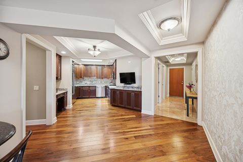 Tiny photo for 10 E Burlington Street #2B, Riverside, IL 60546 (MLS # 12513179)