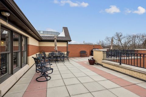 Tiny photo for 10 E Burlington Street #2B, Riverside, IL 60546 (MLS # 12513179)