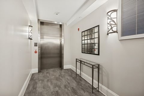 Tiny photo for 10 E Burlington Street #2B, Riverside, IL 60546 (MLS # 12513179)