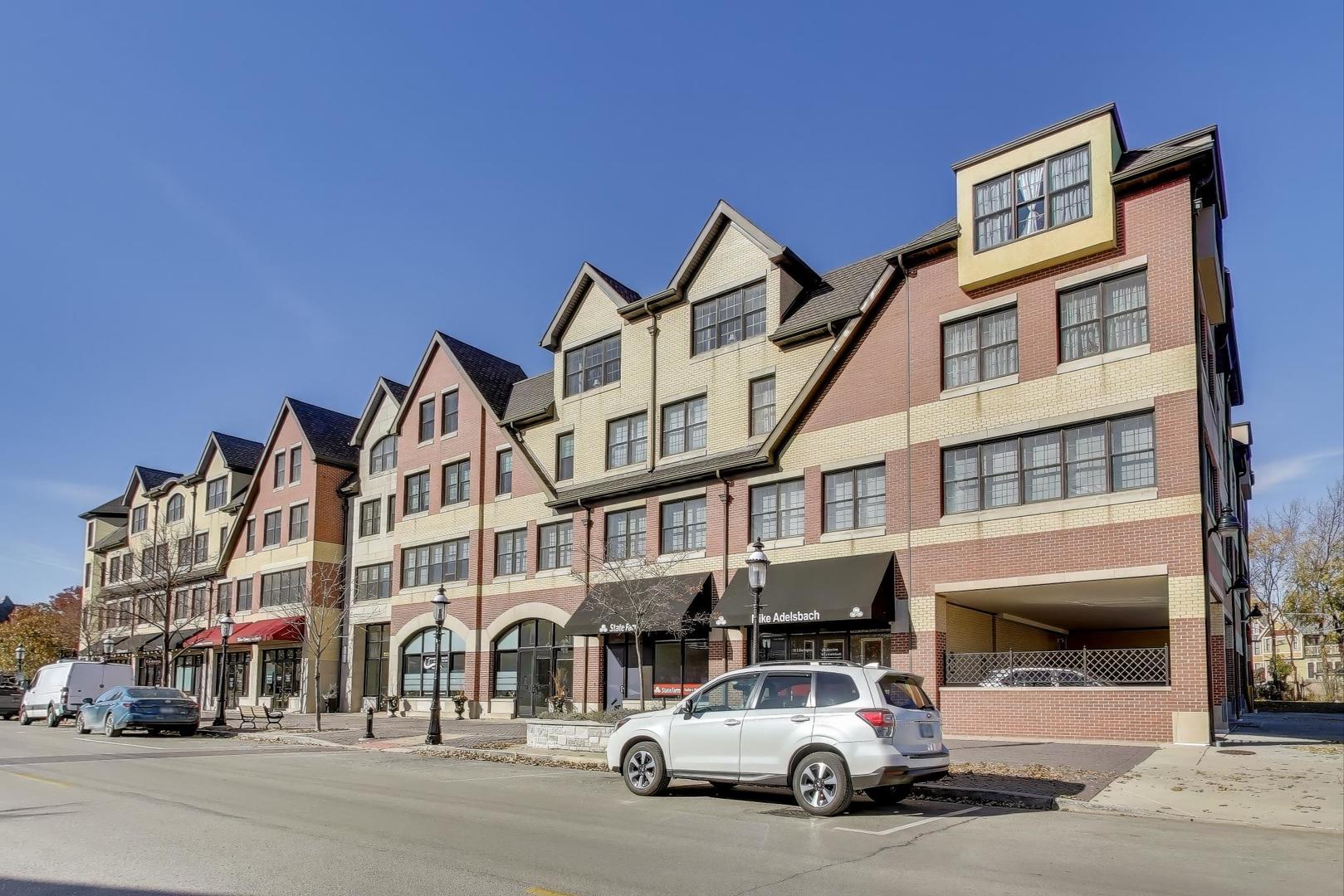 10 E Burlington Street 2B