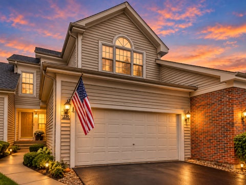 Photo of 230 Parktrail Court, Schaumburg, IL 60173 (MLS # 12781386)