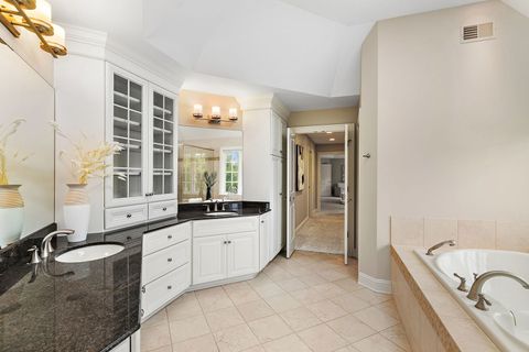 Tiny photo for 3S412 Saddle Ridge Court, Warrenville, IL 60555 (MLS # 12686358)