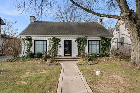 A home in La Grange Park