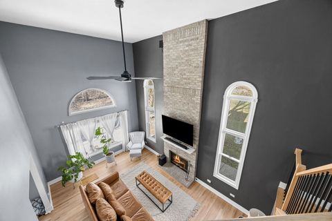 Tiny photo for 907 THORNWOOD Court #2, St. Charles, IL 60174 (MLS # 12582023)