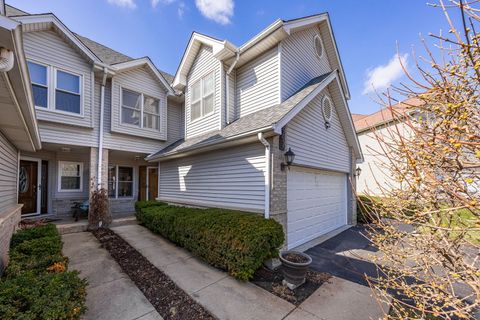 Tiny photo for 907 THORNWOOD Court #2, St. Charles, IL 60174 (MLS # 12582023)