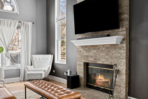 Tiny photo for 907 THORNWOOD Court #2, St. Charles, IL 60174 (MLS # 12582023)