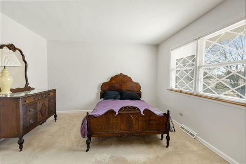 Tiny photo for 7241 N Lowell Avenue, Lincolnwood, IL 60712 (MLS # 12599893)