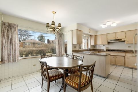Tiny photo for 7241 N Lowell Avenue, Lincolnwood, IL 60712 (MLS # 12599893)