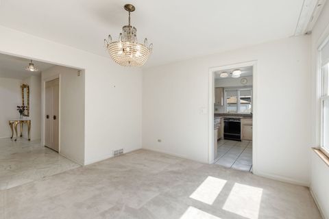 Tiny photo for 7241 N Lowell Avenue, Lincolnwood, IL 60712 (MLS # 12599893)
