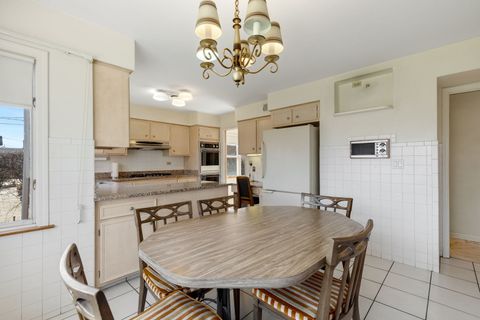 Tiny photo for 7241 N Lowell Avenue, Lincolnwood, IL 60712 (MLS # 12599893)