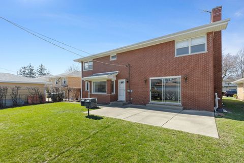 Tiny photo for 7241 N Lowell Avenue, Lincolnwood, IL 60712 (MLS # 12599893)